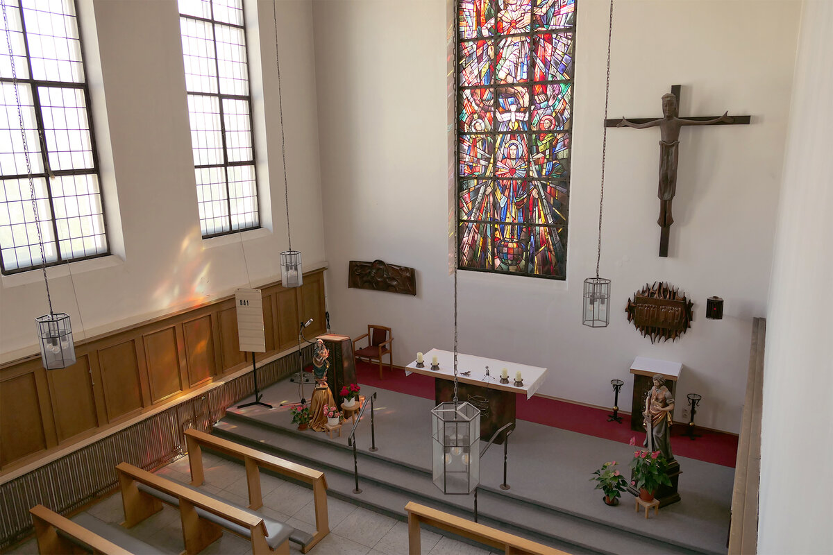 Innenraum der Kapelle in der Klinik Buchloe