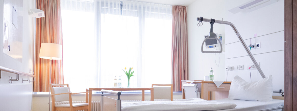 Zimmer der Palliativstation im Krankenhaus Kaufbeuren