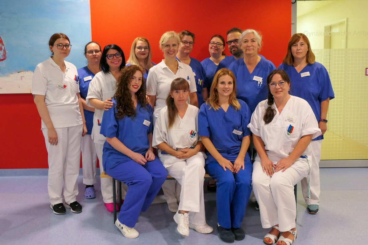 Die neue Chefärztin am Klinikum Kaufbeuren mit dem Gynäkologie-Team