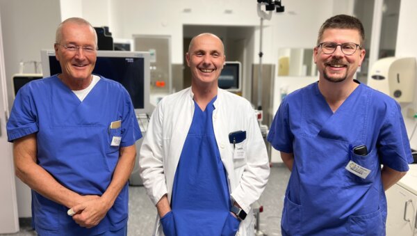 Gastroenterologische Expertise für Buchloe, Landsberg und Umgebung: Dr. Heinrich Steffen, Dr. Sascha Chmiel und Dr. Wolfgang Wistuba (v.l.n.r.) | © Kliniken Ostallgäu-Kaufbeuren