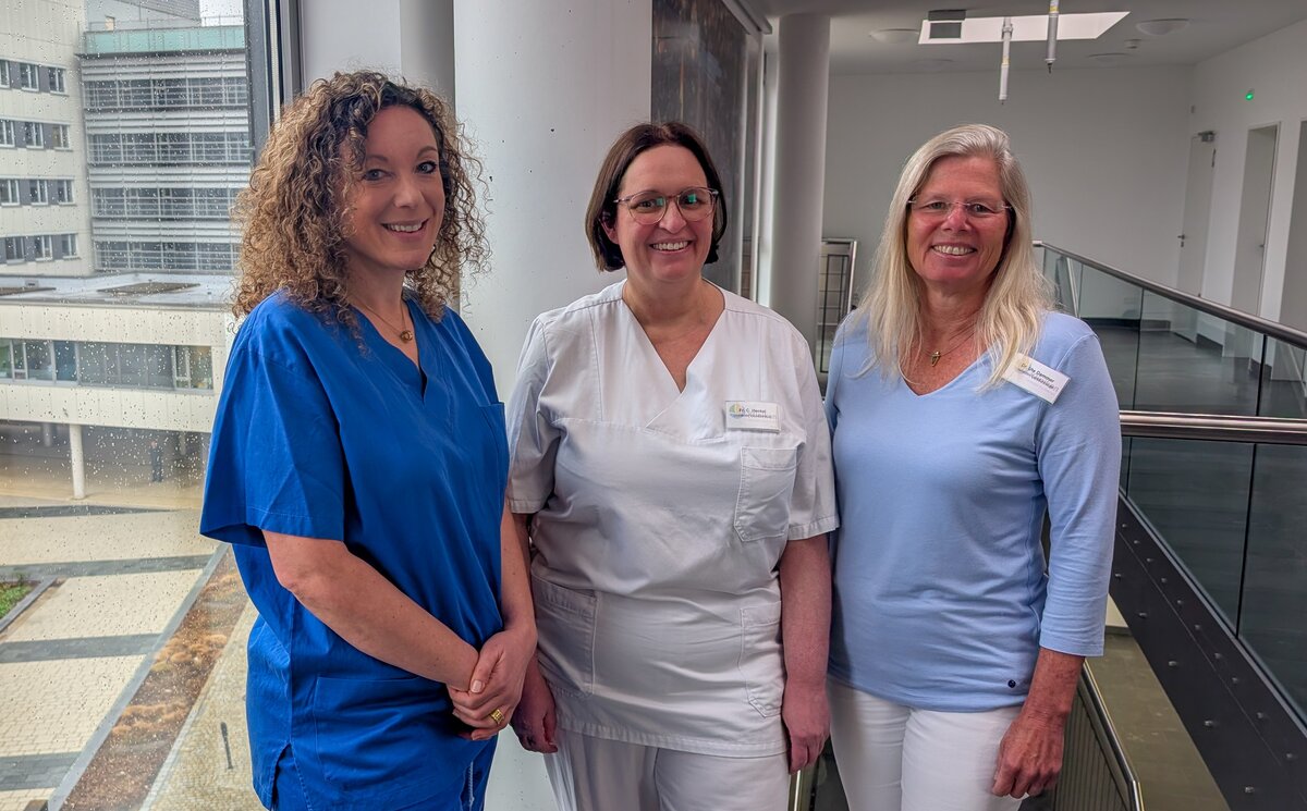 Die drei Chefärztinnen Dr. Annette Ruffer, Carina Heckel und Dr. Ute Dammer (v.l.n.r.). | © Kliniken Ostallgäu-Kaufbeuren
